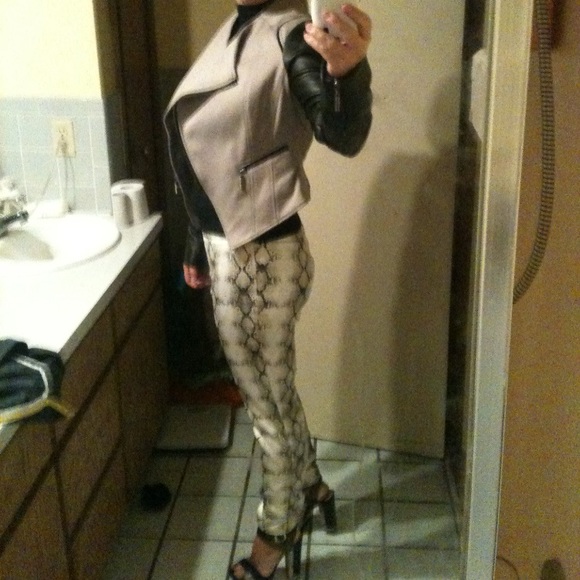 Xoxo snake skin printed pants - Picture 6 of 6